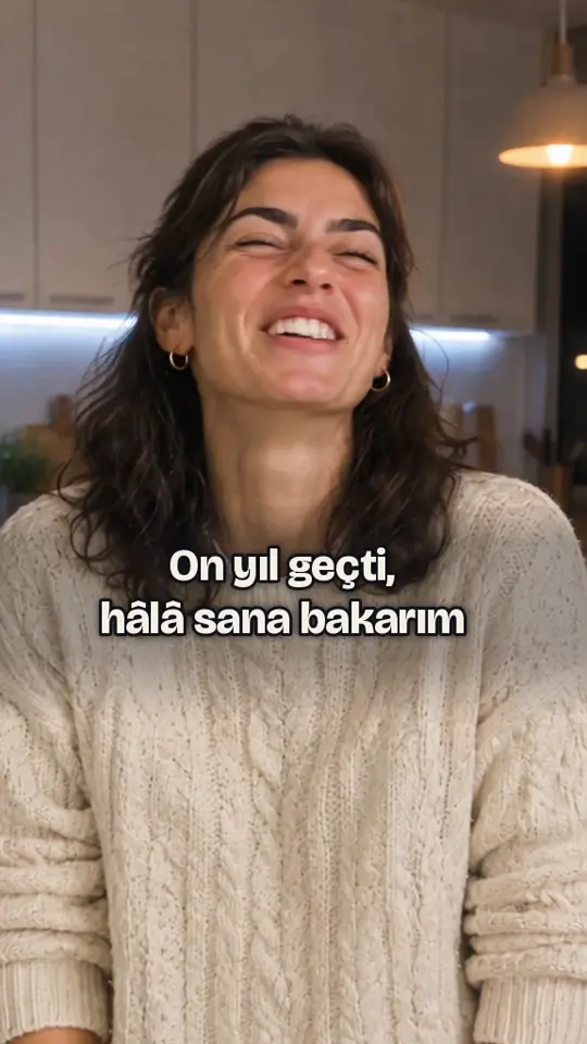 Yıl dönümü yemeği yandı, akşamı Melis için bir şarkı kurtardı